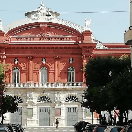 Spazio Sette A Vista Sul Teatro Petruzzelli